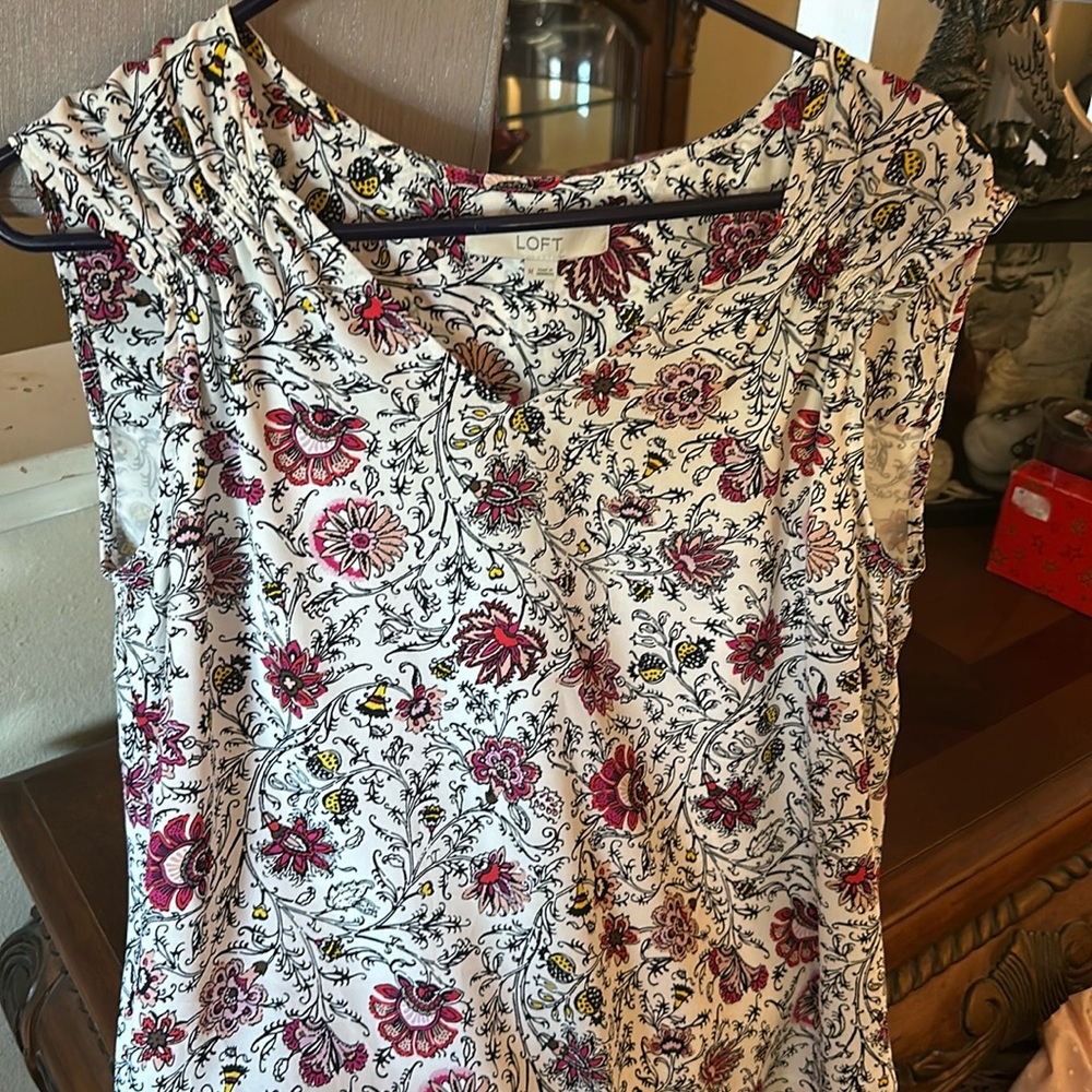 Loft Gorgeous sleeveless ruched shoulder top